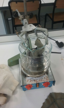 Voici le montage de l'enfleurage à chaud, qui est un bain-marie
